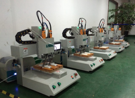 工業(yè)與高科技的結(jié)合！機(jī)械人專用穩(wěn)壓器